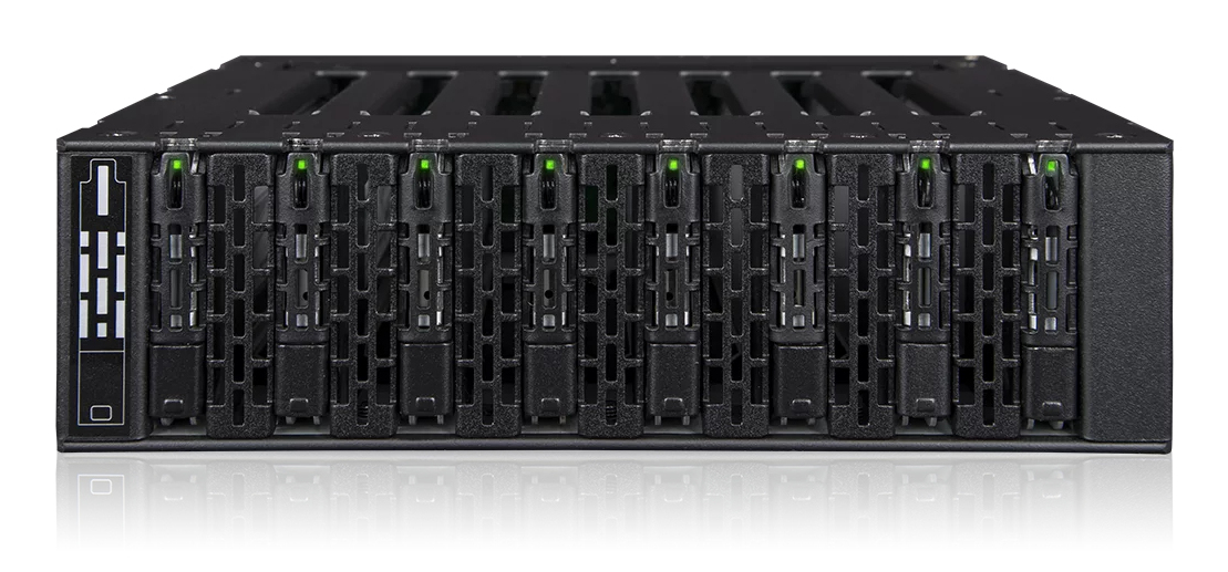 ICYDock ToughArmor 8x M.2 NVMe SSD PCIe 4.0 (8x OcuLink)